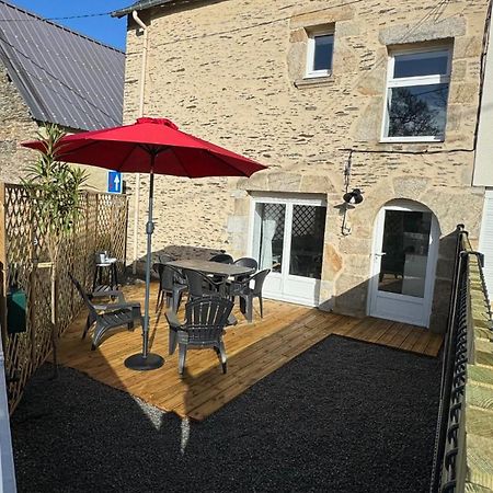 Petite Maison En Pierre Au Pied De La Voie Verte Ploërmel Esterno foto